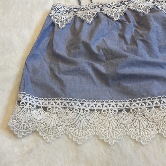 Express spaghetti strap lace top - Picture 2 of 9